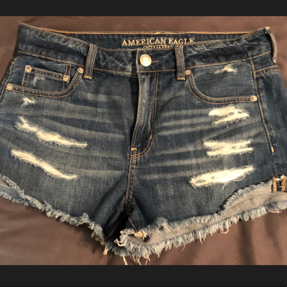 American Eagle Distressed Tomgirl Shorties NWT